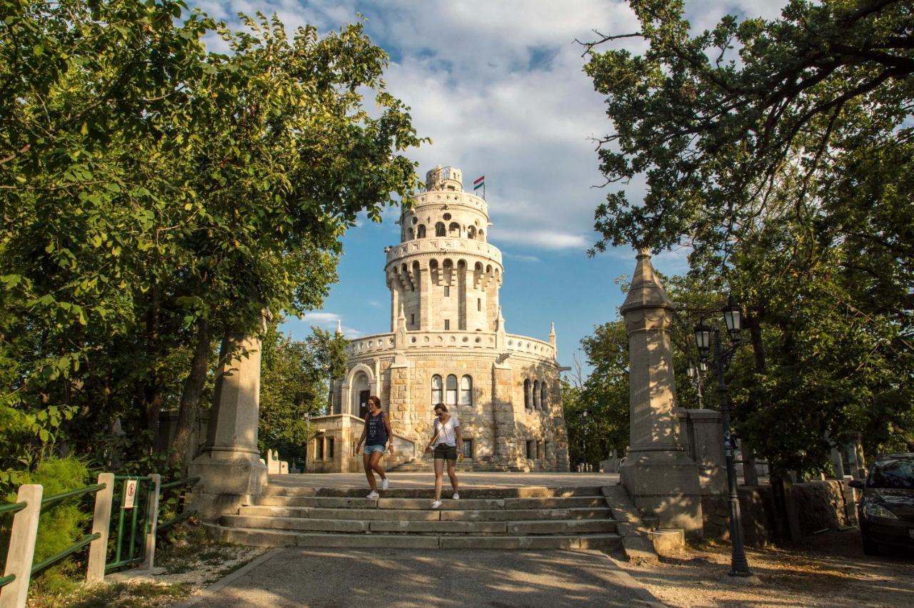Panoramic Comfort In The Luxurious Green District! Budapest Eksteriør billede